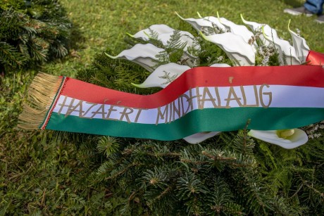 Megemlékezés a Katonai Emlékparkban az október 6-a vértanúira